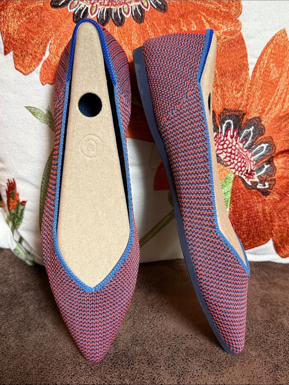 ROTHY’S POINT RETIRED TANGERINE TRIPE BLUE ORANGE WITH FORMS EEUC/LNC SIZE 9